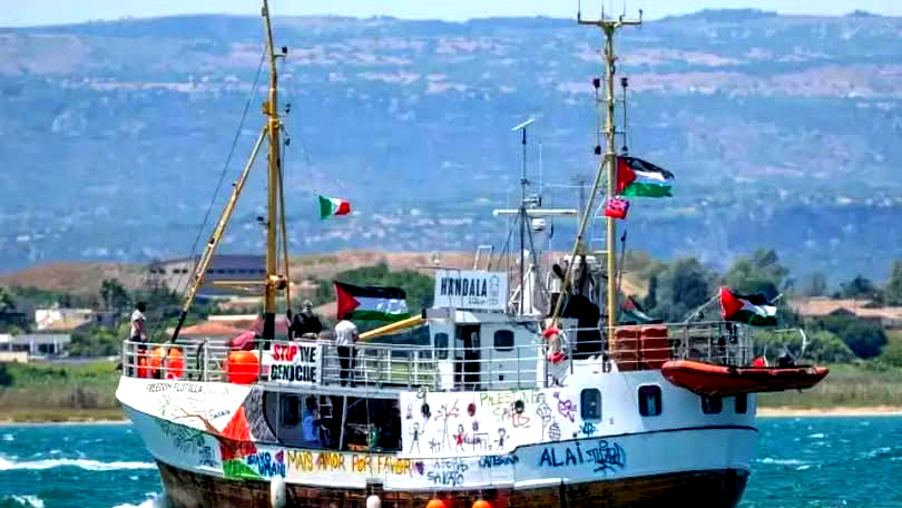 ترحيل 137 ناشطًا من المشاركين في "أسطول الصمود" إلى تركيا