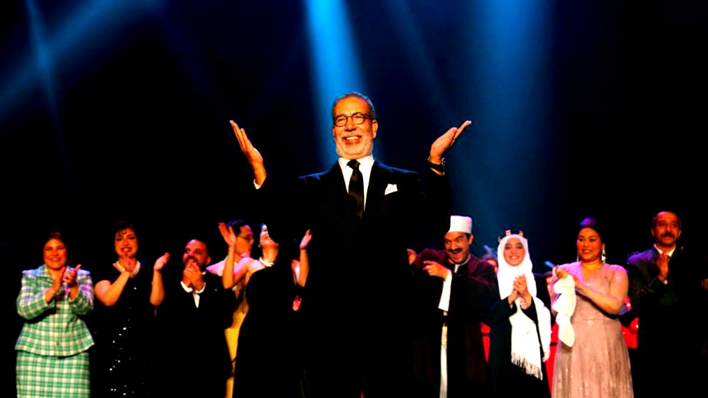 في لمسة وفاء.. مدحت العدل يهدي مسرحية أم كلثوم إلى الراحل سامي العدل وابنه المخرج احمد سامي العدل