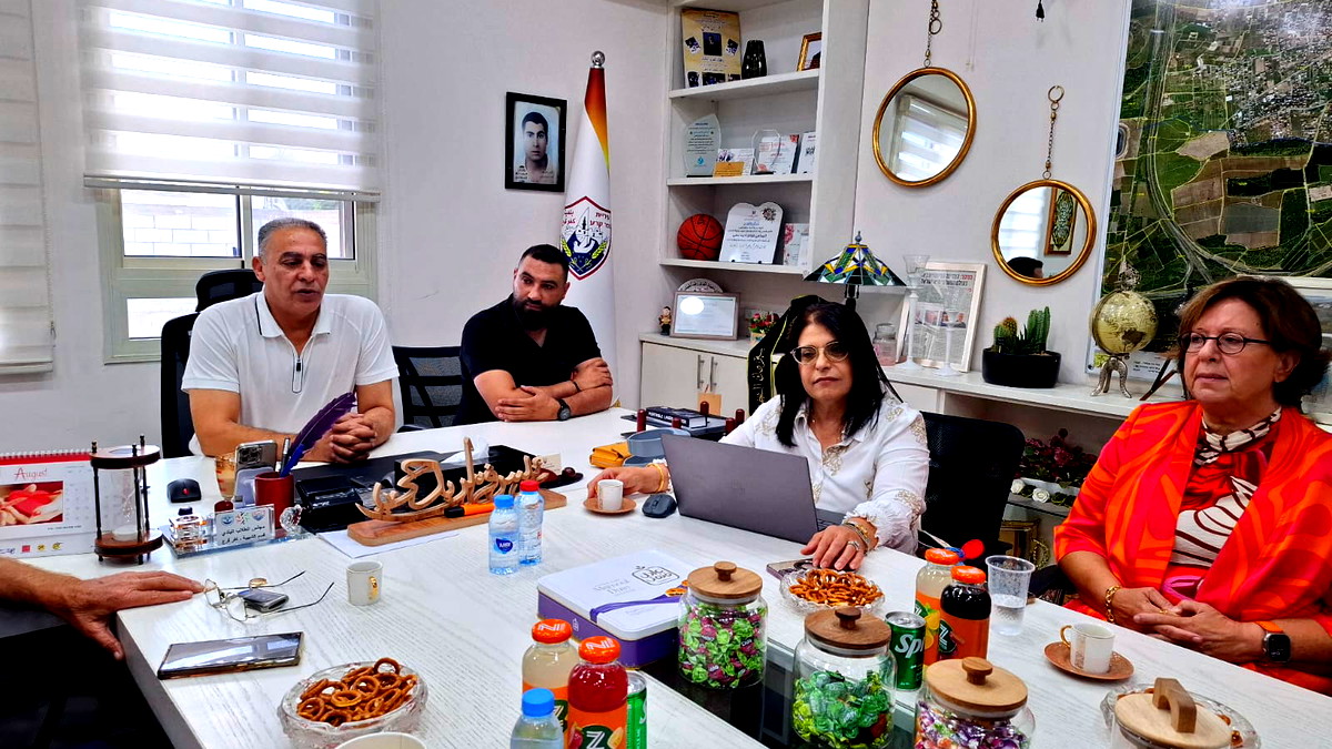 بلدية كفرقرع تعقد لقاء عمل مع جمعية "مسيرة" لتعزيز الخدمات للأشخاص ذوي الإعاقة