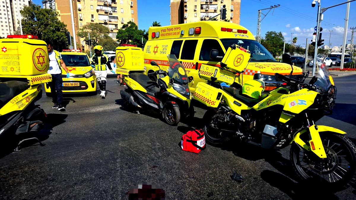  شاب (20 عامًا) بحالة خطيرة إثر حادث طرق وقع بين مركبة ودراجة نارية في منطقة المركز