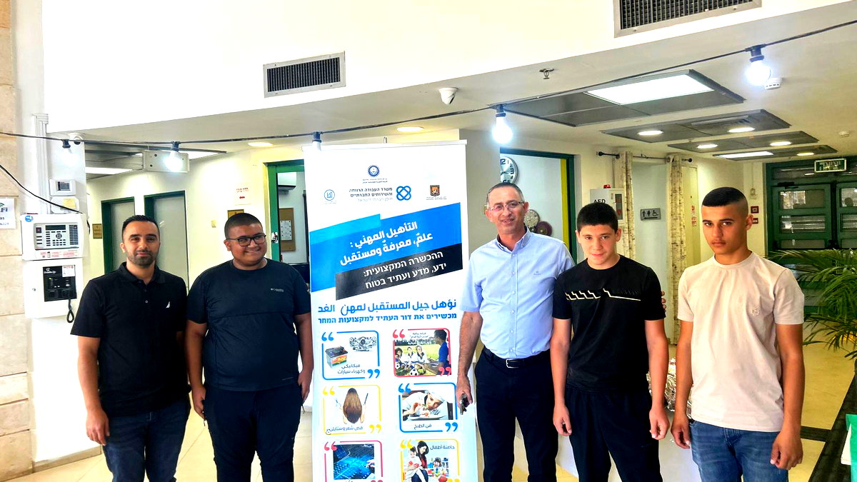 مدرسة منارات التكنولوجيّة طرعان تكرّم الجيل الذهبي 