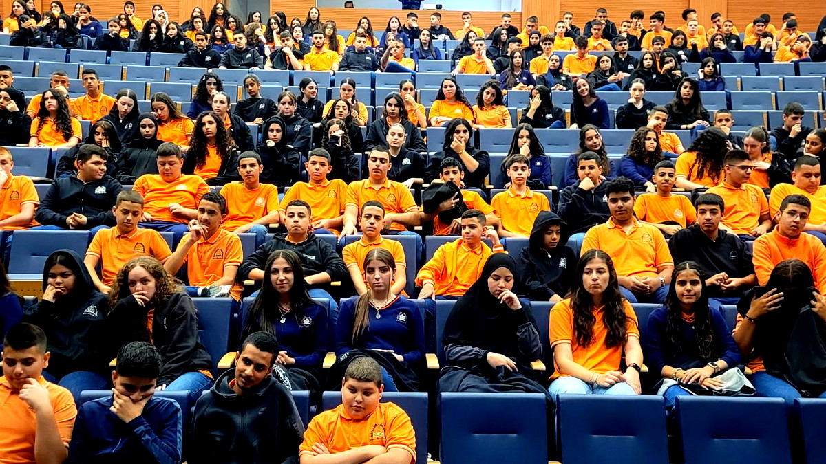 فيلم الطنطورة الوثائقي حاضرٌ بقوة على مسرح القصر الثقافي القرعاوي 