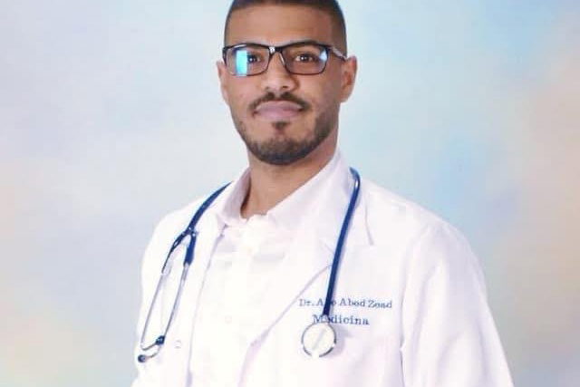 رهط تفجع بوفاة الطبيب الشاب زياد أبو عابد متأثراً بجراحه إثر تعرضه قبل اسبوع لاطلاق نار