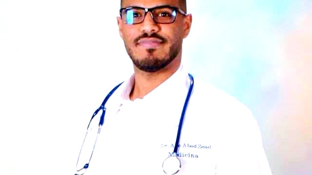 رهط تفجع بوفاة الطبيب الشاب زياد أبو عابد  متأثراً بجراحه إثر تعرضه قبل اسبوع لاطلاق نار 