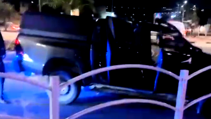 رهط: اصابة 4 رجال شرطة خلال مطاردة سيارة واعتقال مشتبهين