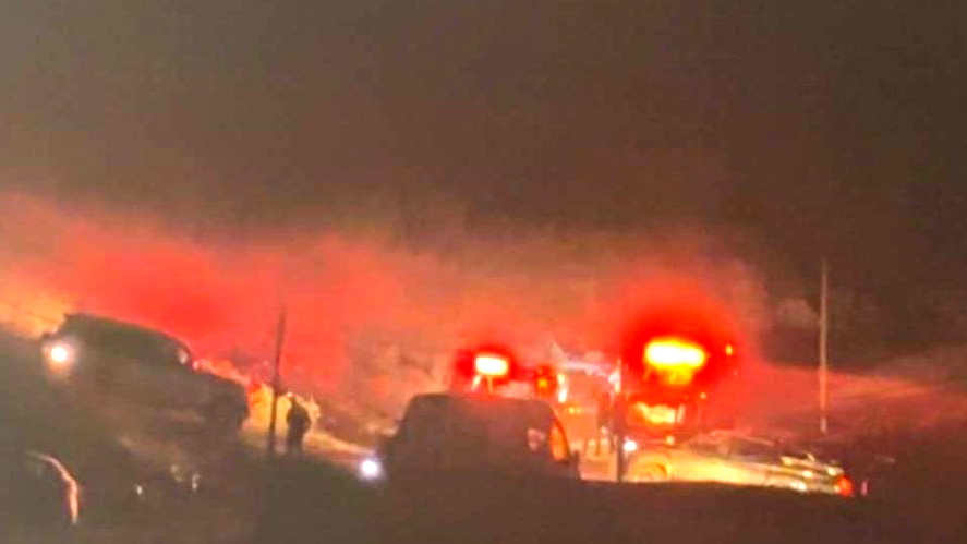 3 اصابات متوسطة وطفيفة بانقلاب مركبة باجي في بلدة كفركنا 