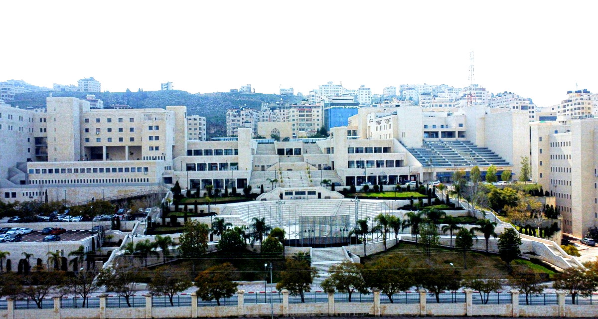 في تحول مؤسسي يعد الأول من نوعه عربياً.. جامعة النجاح الوطنية تطلق استراتيجية شاملة للتحول نحو الذكاء الاصطناعي (ع.ع)