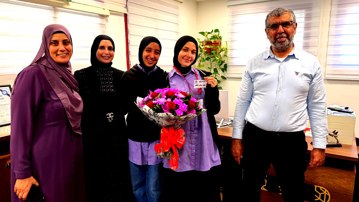 بأجواءً مليئة بالحماس والتفاعل الإيجابي تنظيم انتخابات مجلس الطلاب في المدرسة الأهلية أم الفحم