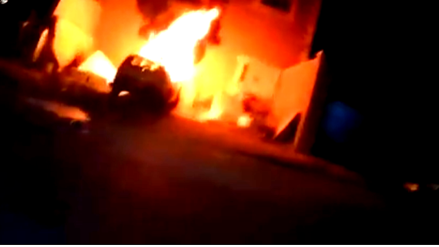 بعد مطاردة في كفرقاسم:القاء القبض على مشتبه به (32 عامًا) بعد أن ألقى قنبلة من دراجة نارية تجاه منزل ومركبة