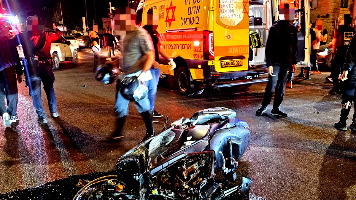 حادث سير بين دراجتين ناريتين بشارع شعفاط في القدس يسفر عن إصابة شخصين بجروح متوسطة