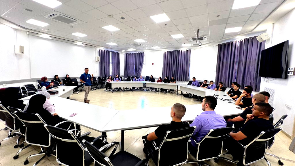 انطلاق دورات الإسعافات الأولية لطلاب الثانوية ضمن برنامج التطوع في المركز الجماهيري أم الفحم