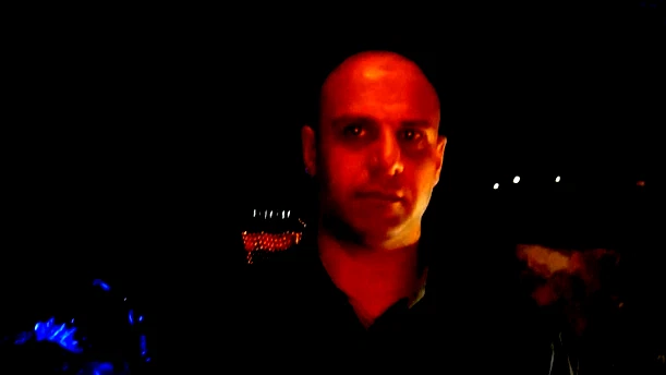 صرخة في العتمة