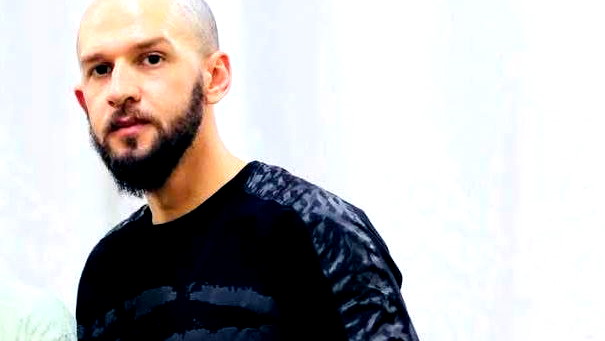 فيديو صادم- مقتل الشاب محمد عيسى الفار من الضفة جراء تعرضه لإطلاق نار أثناء عمله بمخبز في أم الفحم