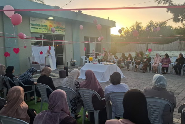 قسم الخدمات الاجتماعية في بلدية كفر قرع ينظّم أمسية "حكاية شجاعة" بمناسبة أكتوبر الزهر