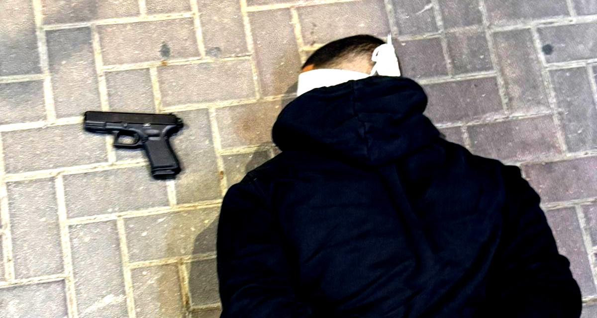 خلال عملية ميدانية لمكافحة الجريمة والعنف في الرملة: الشرطة تلقي القبض على قاصر (16 عامًا) بحوزته مسدس