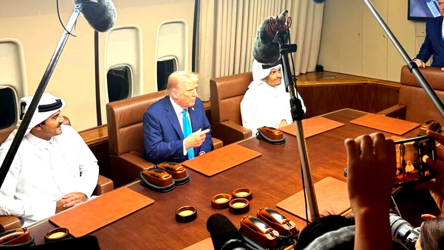 ترامب يعلن من الدوحة: إذا لزم الأمر، سترسل قطر قوات إلى غزة