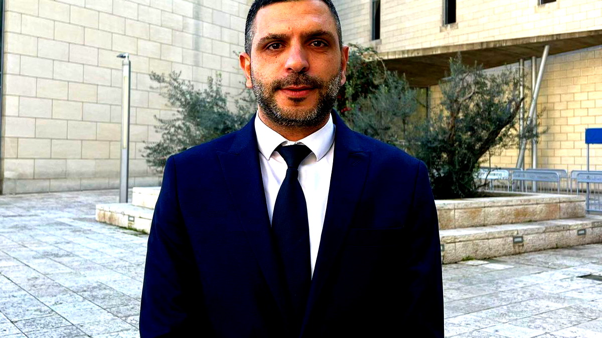 اعتقال شاب عربي بشبهات أمنية بسبب حديثه مع الذكاء الاصطناعي ChatGPT !