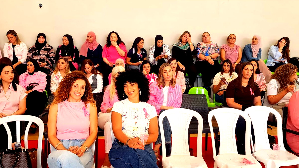 مدرسة أورط حلمي الشافعي – عكا تحتفي بفعاليات “أكتوبر الوردي” دعمًا للتوعية بسرطان الثدي 