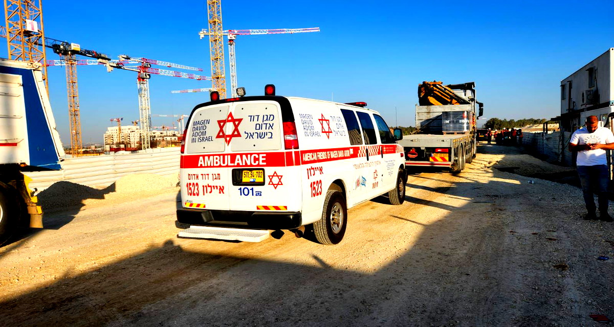 مصرع شخص (45 عاما) في إنقلاب جرافه داخل ورشة بناء في المنطقه الصناعيه نير تسڤي قرب مدينة اللد