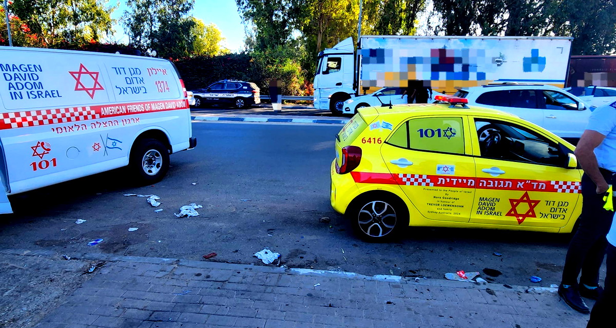  إصابة شاب (33 عامًا) وشابة (24 عامًا) بجروح طفيفة إثر تعرّضهما للطعن في مدينة الرّملة