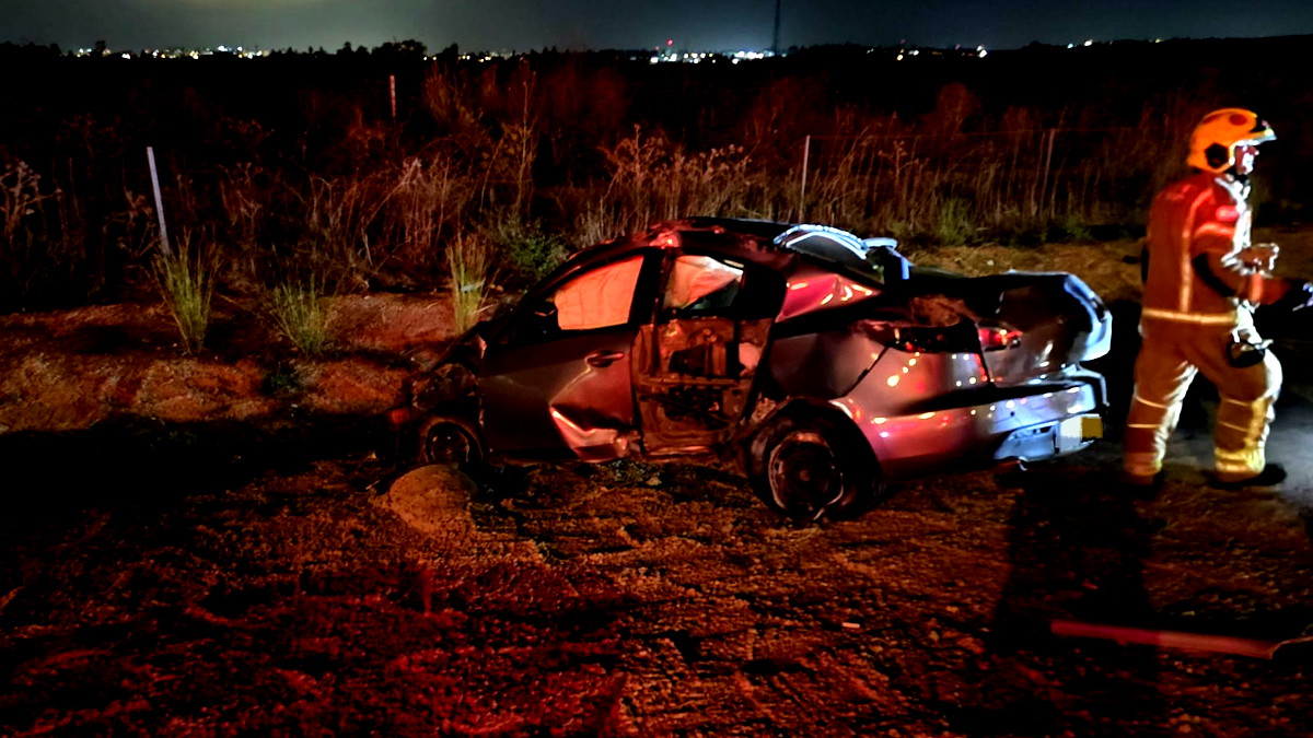 إصابة شاب بجروح خطيرة إثر انقلاب سيارة على شارع 70 قرب حيفا