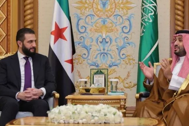 ولي العهد السعودي يلتقي الرئيس السوري في الرياض