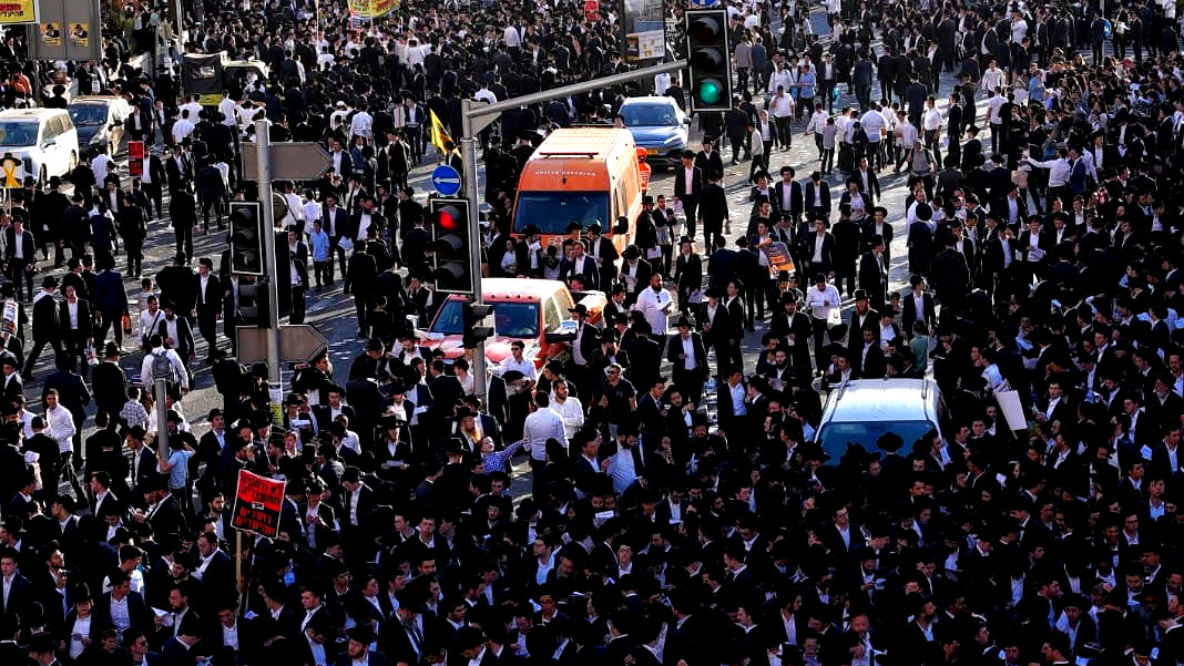 القدس: أكثر من 25 مصابًا خلال تظاهرة الحريديم رفضاً للتجنيد