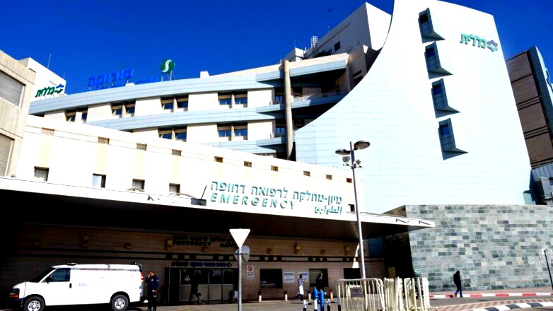 النقب: طفل (3 سنوات) بحالة متوسطة بعد تعرضه لحروق في الجزء العلوي من جسده