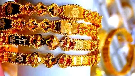 تراجع سعر الأونصة إلى 4,002.40 دولار في بورصة الذهب العالمية