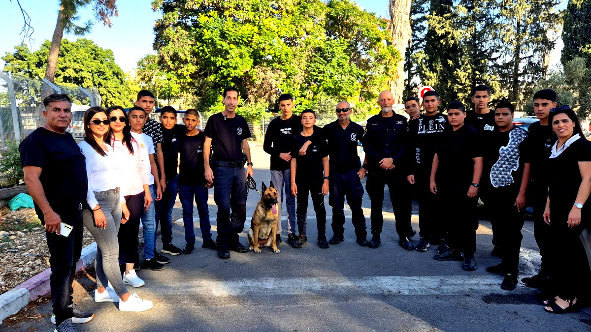 مشروع "مساع" مع الشبيبة من قرية الكمانة: زيارة ميدانية إلى وحدات شرطة الشمال لتعزيز الثقة والتوعية