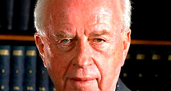 رابين في تسجيلات سرية: السلام مجرد تكتيك ودون المساعدة الأمريكية لا تستطيع إسرائيل الحفاظ على قوتها