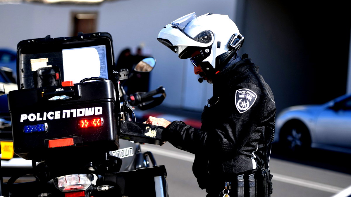 بسرعة فائقة وتحت تأثير الكحول!| اعتقال العديد من السائقين وسحب أكثر من 130 رخصة قيادة خلال نشاط ميداني واسع للشرطة 