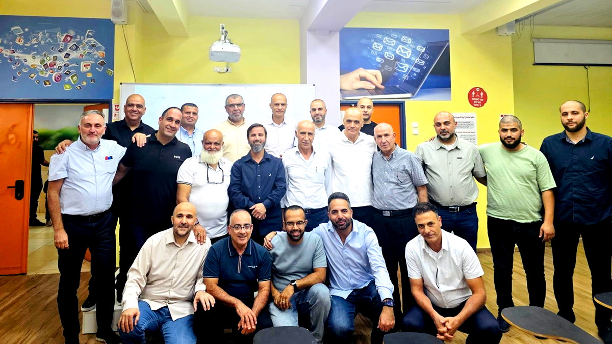 أم الفحم: تكريم المتقاعدين من المدرسة "الأهليّة" بعد مسيرة حافلة بالعطاء