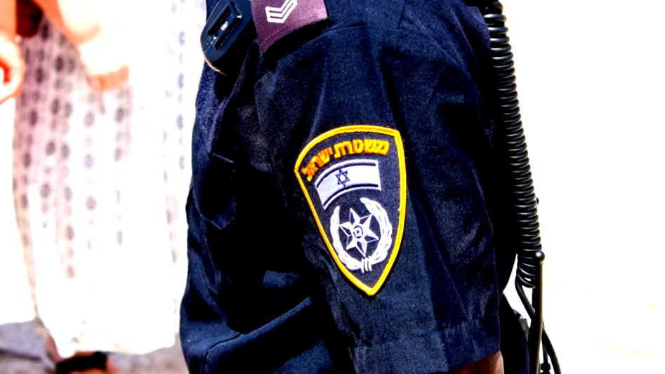 اعتقال ضابط شرطة من الجنوب بشبهة ارتكاب أعمال فاحشة ضد امرأة في ديمونا