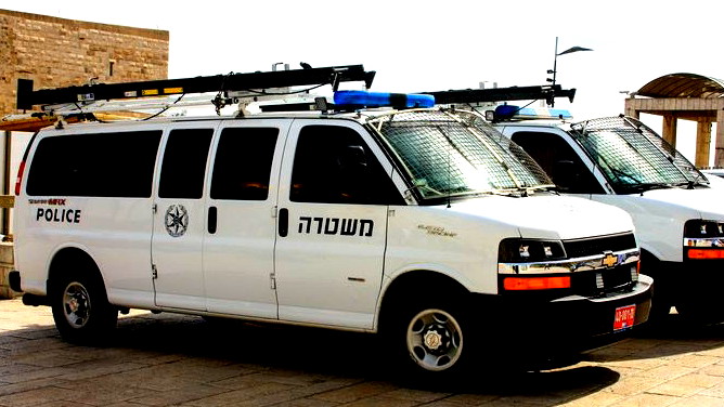 الشرطة تعتقل أربعة مشتبهين بجريمة القتل المزدوجة في الرملة