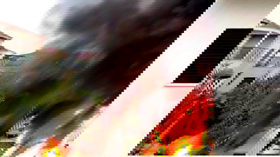 كريات طبعون - حريق في عدد من السيارات الكهربائية 