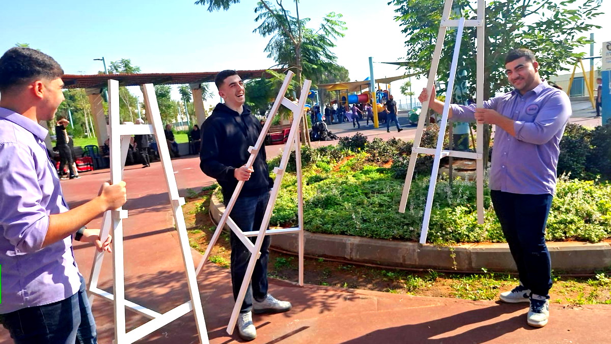 البيئة مسئوليتنا- مشاركة طلّبة من الأهلية أم الفحم في يوم بعنوان "اكتشاف طبيعة أم الفحم الساحرة"