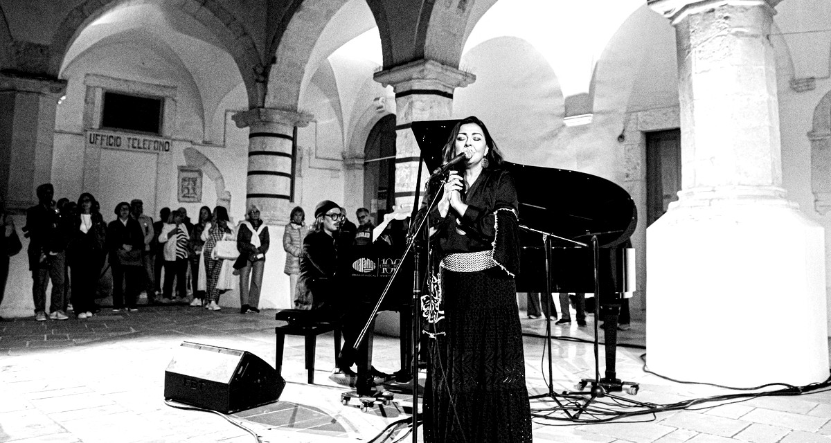  الفنانة أمل مرقس تصدر أغنيتها الجديدة "نبقى نغني Canta" بالتعاون مع عازف البيانو والملحن الإيطالي اليساندرو سچوبيو  