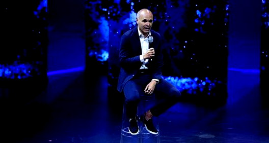 إنيستا يواجه اتهامات بالاحتيال في بيرو بسبب فعاليات فاشلة.. وشركته تنفي كل الاتهامات 