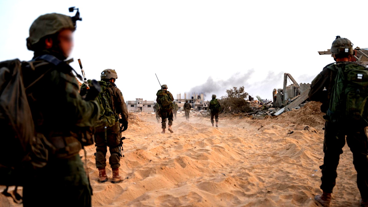 واشنطن: معلومات استخباراتية تكشف نقاشات إسرائيلية عن استخدام الفلسطينيين كدروع بشرية في غزة خلال الحرب