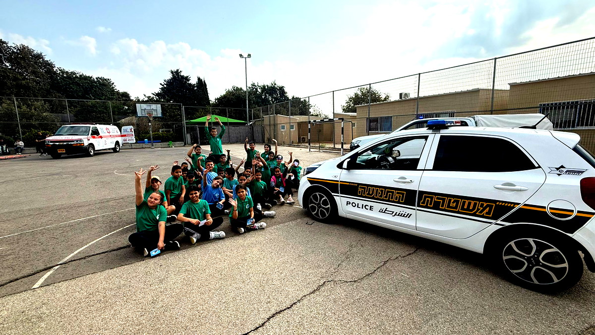 منشية زبدة: يوم مميّز في مدرسة الرؤى- فعاليات الشرطة الجماهيرية