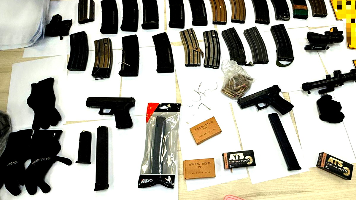 كفرمندا: اعتقال محام بشبهة حيازة أسلحة وذخيرة ومخدرات قرب منزله