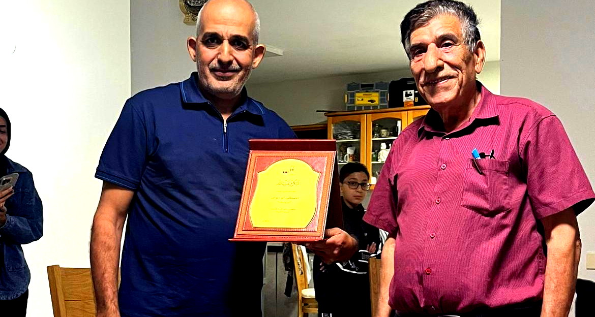 اللجنة الشعبية في الناصرة تزور منزل الموظف مصطفى أبو دبوس وتكرّمه على تفانيه وإخلاصه