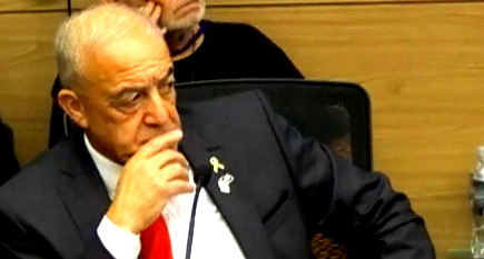 النائب أكرم حسون لم يصوت لصالح قانون الإعدام ويحدث هزة داخل الائتلاف الحكومي‎ 