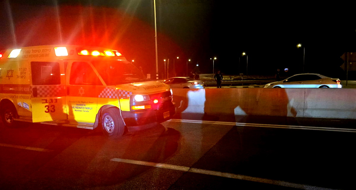 النقب: إصابة شاب (18 عامًا) بجراح متوسطة إثر تعرضه للدهس 