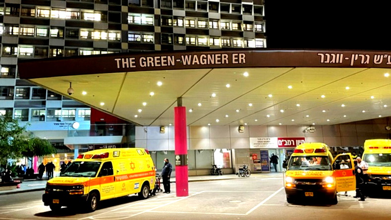 حيفا: إصابة خطيرة لشاب إثر انزلاق دراجته النارية