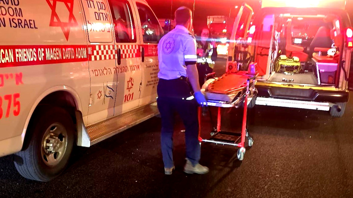 منطقة المركز: إصابة متوسطة لعامل (38 عامًا) إثر سقوطه من ارتفاع 3 أمتار خلال عمله