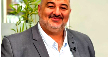 د. منصور عباس:جمال زحالقة هو رئيس للمتابعة وننتظر كيف سيصحح المسار بإعادة الحق لنا والقيام بالإصلاحات المطلوبة في لجنة المتابعة 