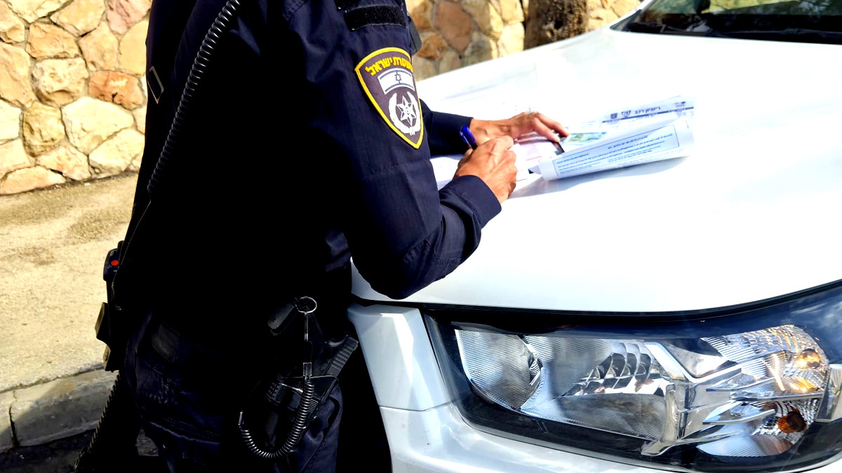 القدس:فحص 93 مركبة وإنزال 34 منها عن الطريق بسبب أعطال خطيرة ومخالفات بيئية