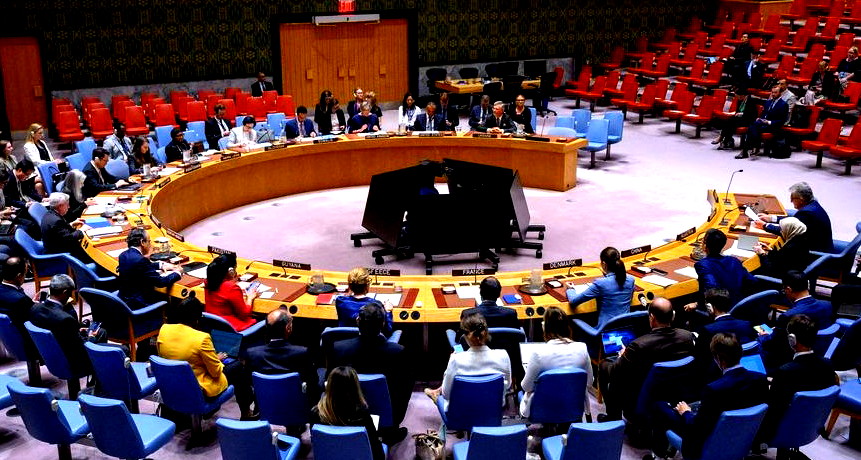 حماس تطلب الدعم من دولة عربية وفصائل غزة ترفض المشروع الأمريكي وتعتبره دعوة للوصاية واحتلالا